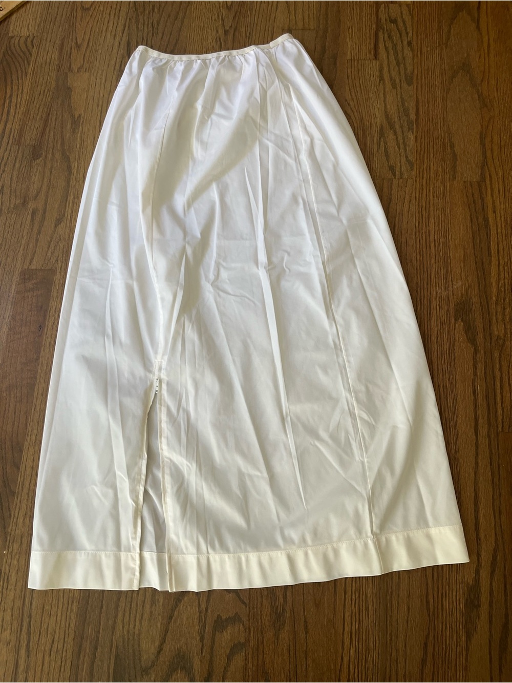 Vintage White Womens half Slip optional with or without slit today’s sizing SZ S